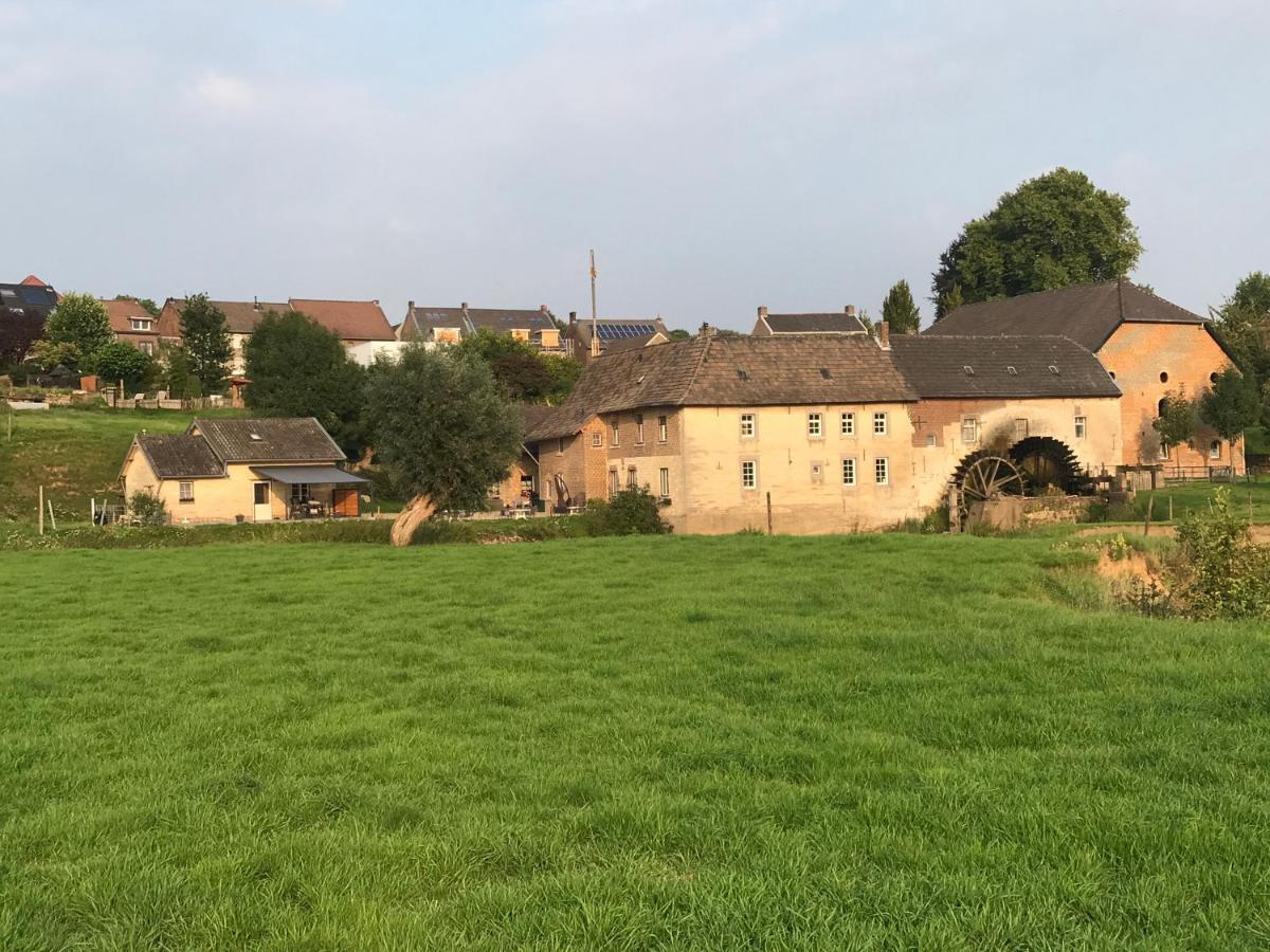 Aan De Watermolen Vakantiewoningen Wijlre Eksteriør billede